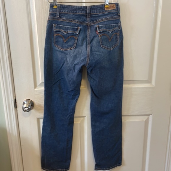 Levi 529  curvy straight  jeans 8M - Picture 2 of 14